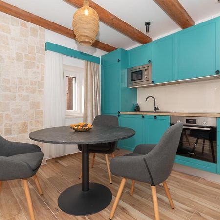 Ivka Makarska - modern&luxurious oldtown apartament Bagian luar foto