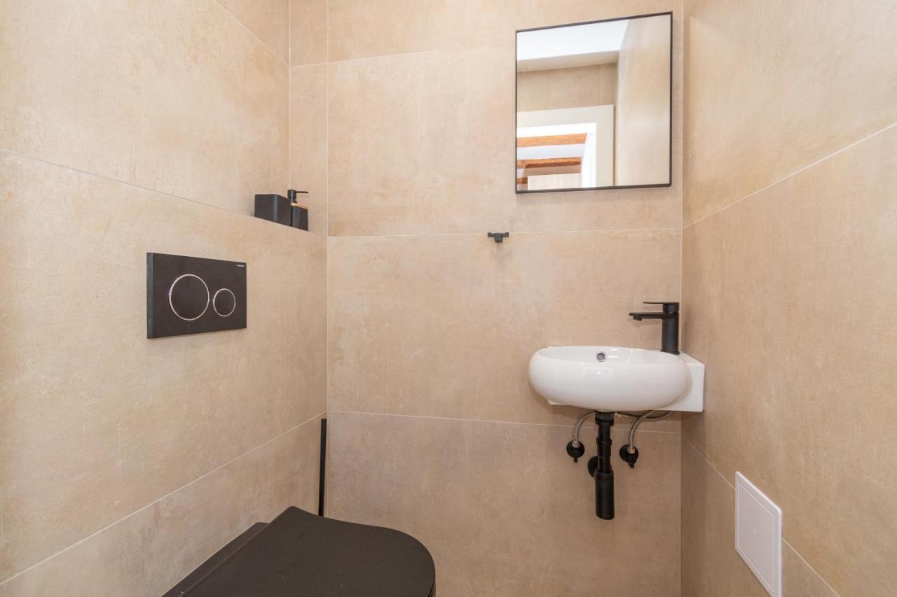 Ivka Makarska - modern&luxurious oldtown apartament Bagian luar foto